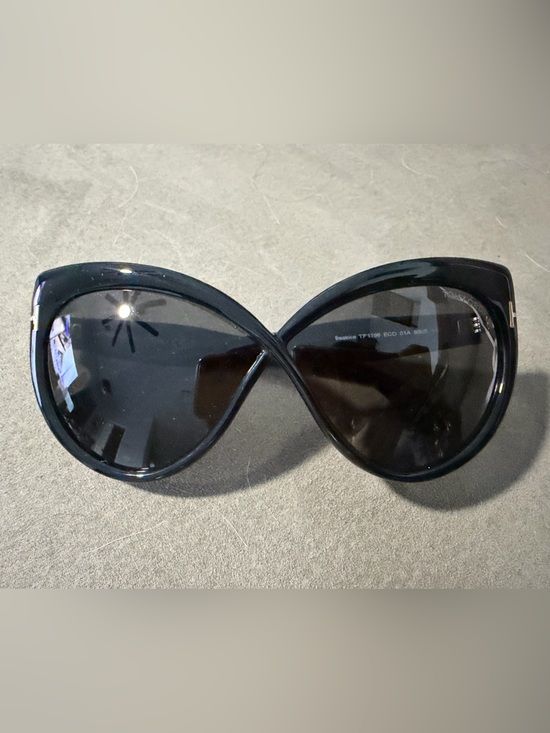 Tom Ford Beatrice Cat-Eye Women\'s Sunglasses - Classic Black